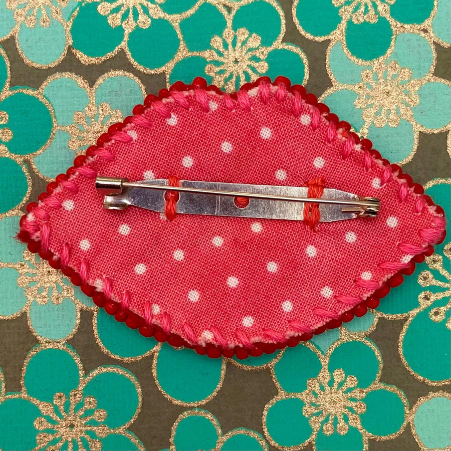 Beaded Brooch: Luscious Lips in Bright Red