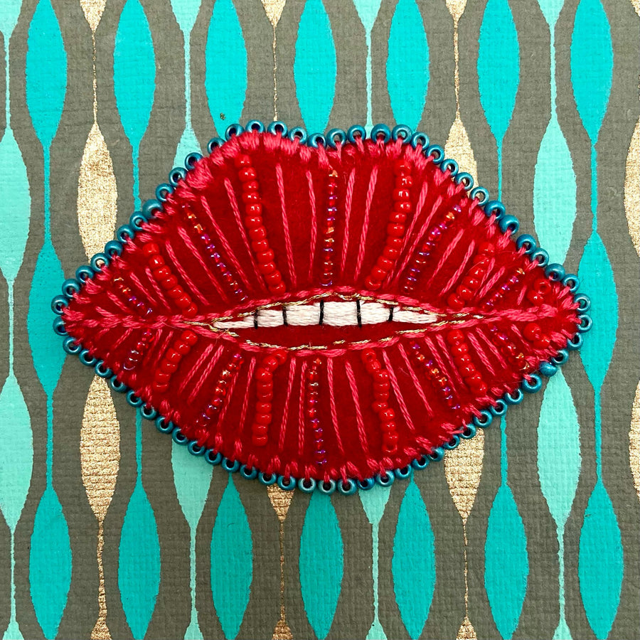 Beaded Brooch: Scarlett Lips