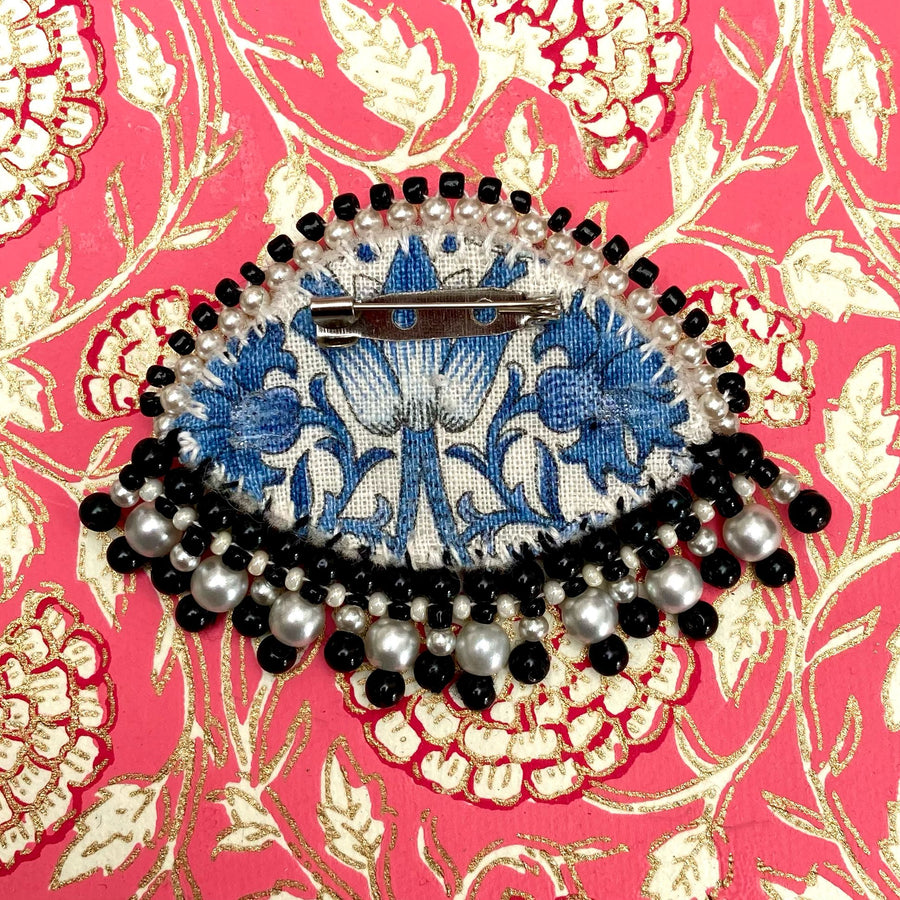 Beaded Brooch: Eye in Cream & Black